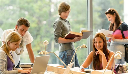 国内高考和出国留学选择哪个更好?