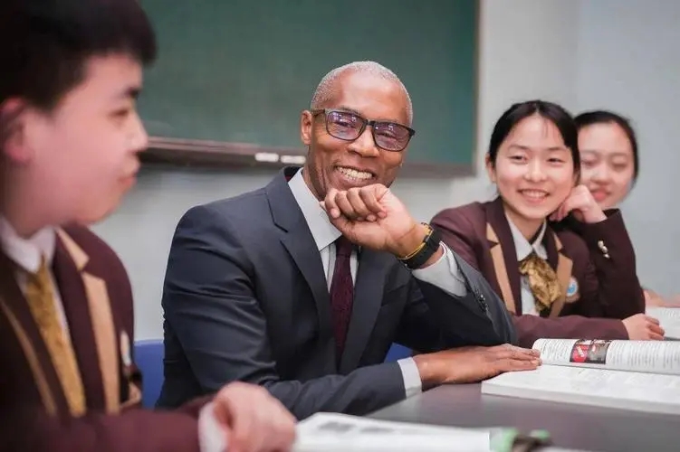 国际高中的老师教学用的是什么语言?