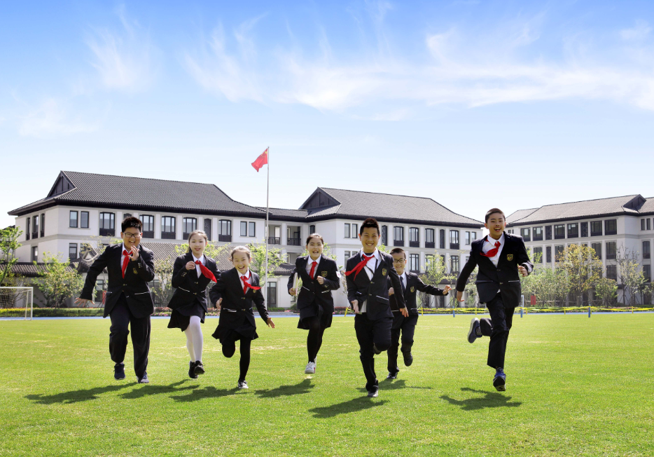 北京国际高中学费情况及主要课程是什么？