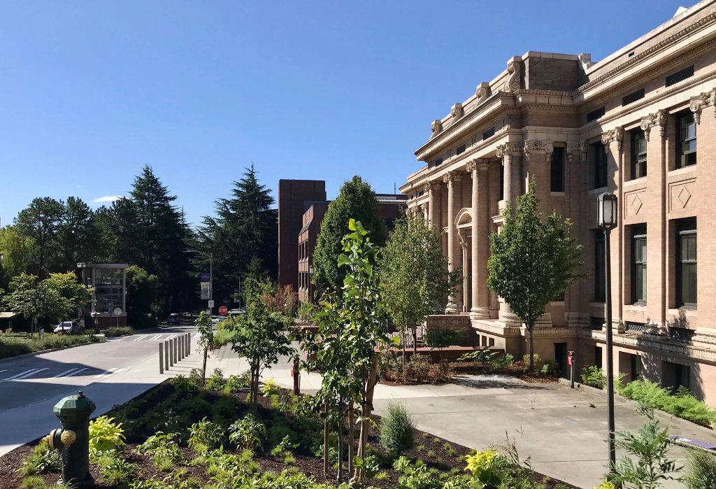 华盛顿大学西雅图分校学费一年需要多少钱？