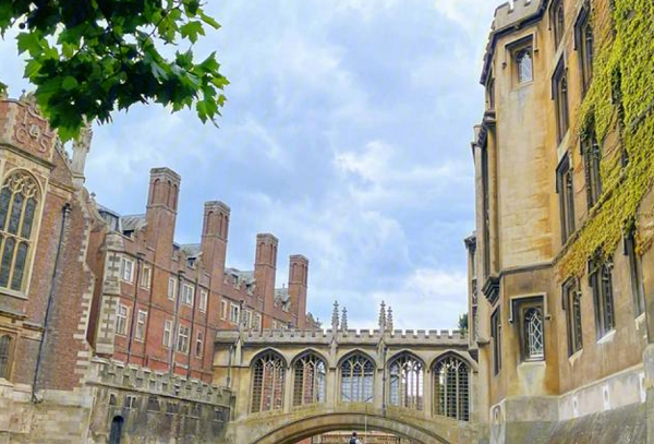 剑桥大学预录取名单公布，申请者如何在竞争中脱颖而出？