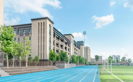 国际学校秋招还要中考吗?